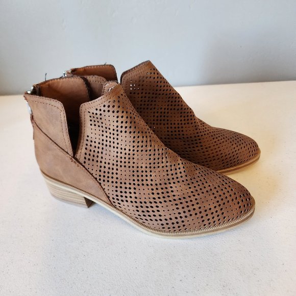 Madden Girl Bootie "LIKE NEW" - Picture 6 of 14